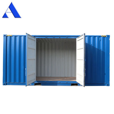 Contenitore di spedizione con una porta laterale aperta dimensioni esterne 6.058 x 2.438 x 2.896 M